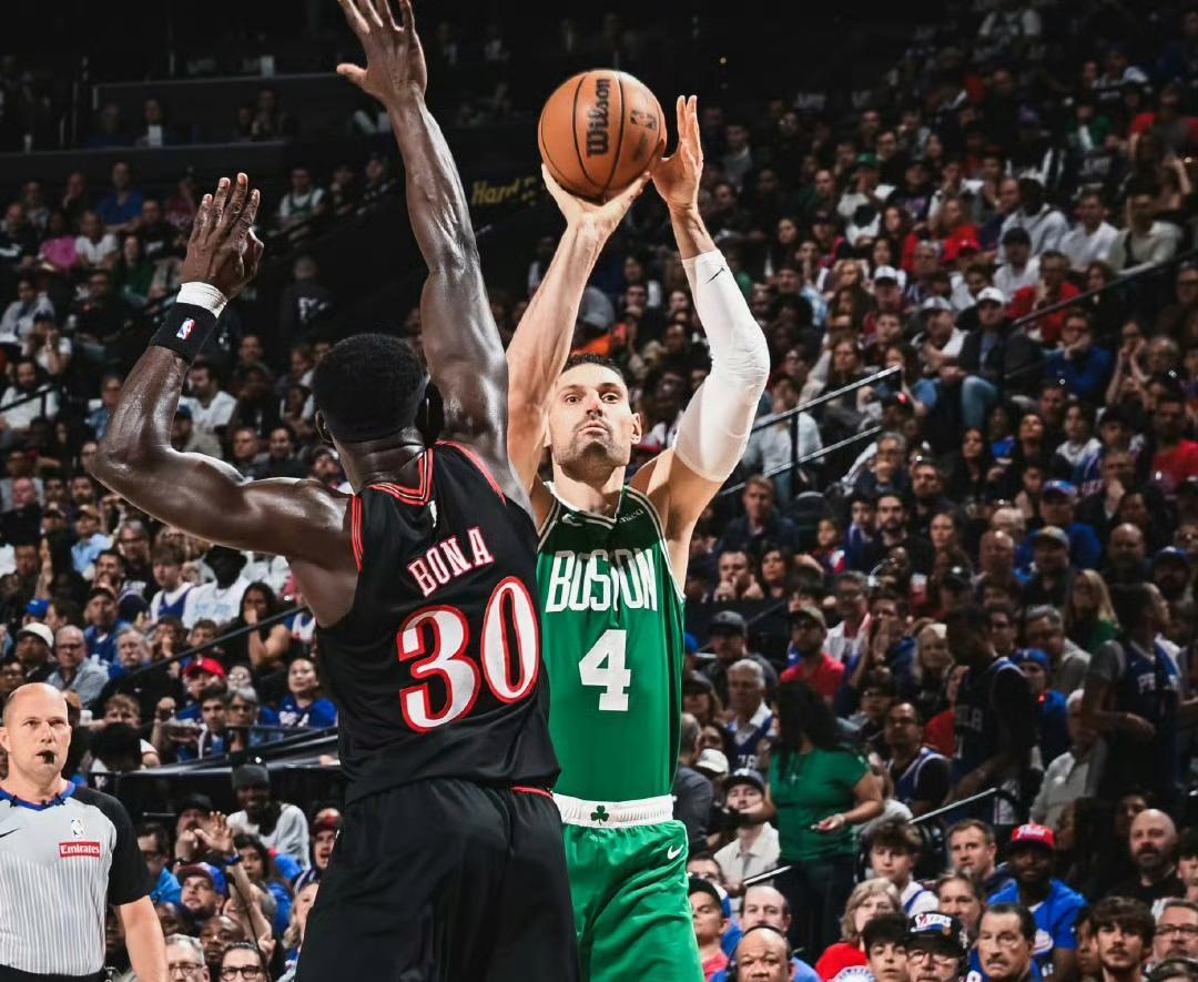 开云体育下载网址-绿军险胜76人！2-1领先，双探花轰50+11+11，马克西空砍31分6助