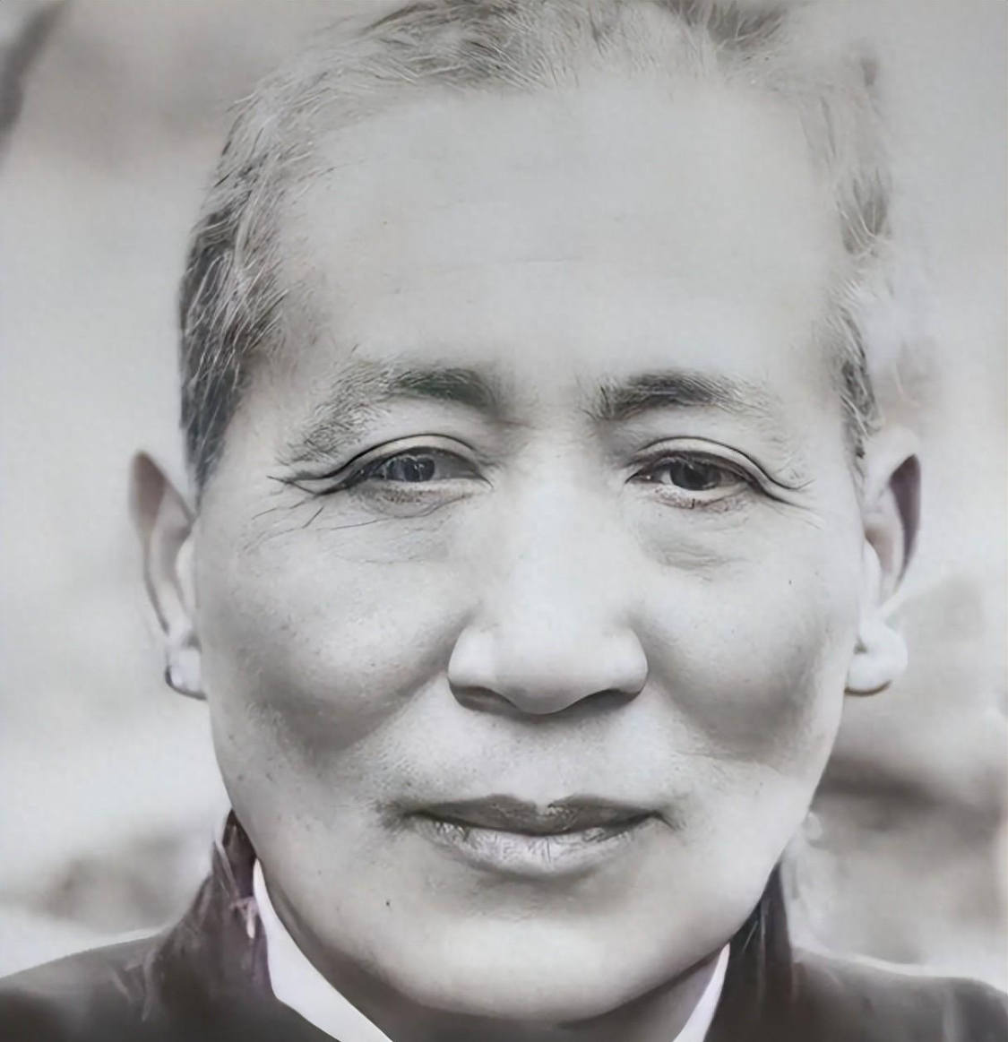 开云体育下载网址-地主恶霸刘文彩：子孙众多，后代回来祭拜，光饭菜就准备了200席